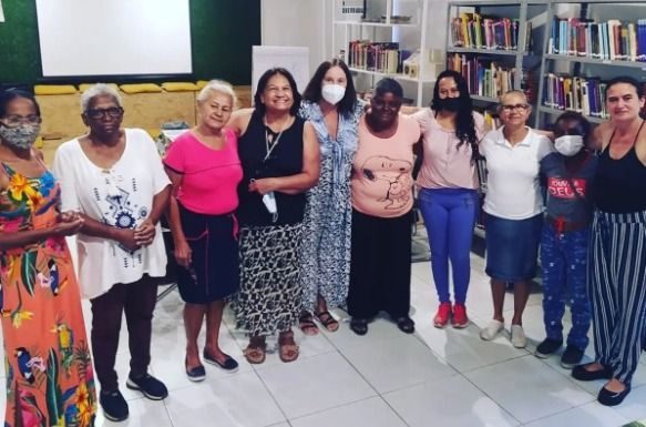 Integrantes do Coletivo Literário Dandara Somos no lançamento do livro Dandara Somos Poesia