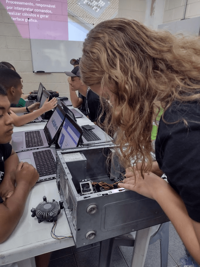 Aulas de educação digital básica de 2024 em Campinas (SP), na ADRA Núcleo Professora Cássia Rodrigues Lasca.