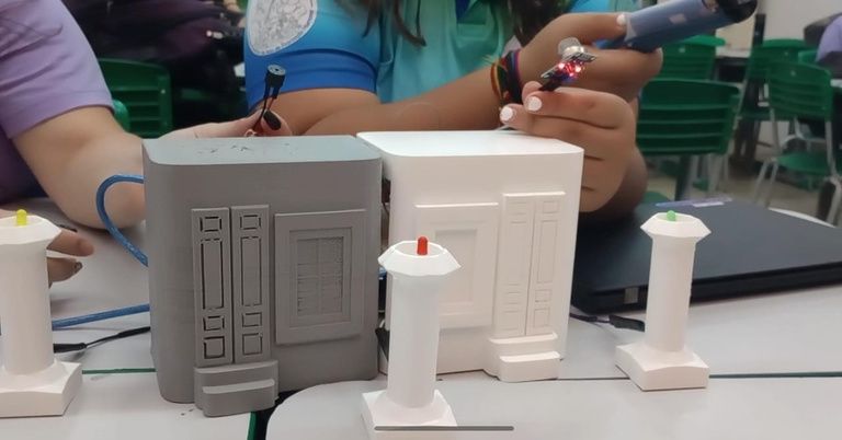 Maquete de casa modelo impressa e montada